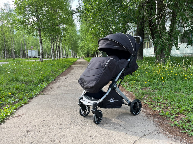 Коляска прогулочная Luxmom T9