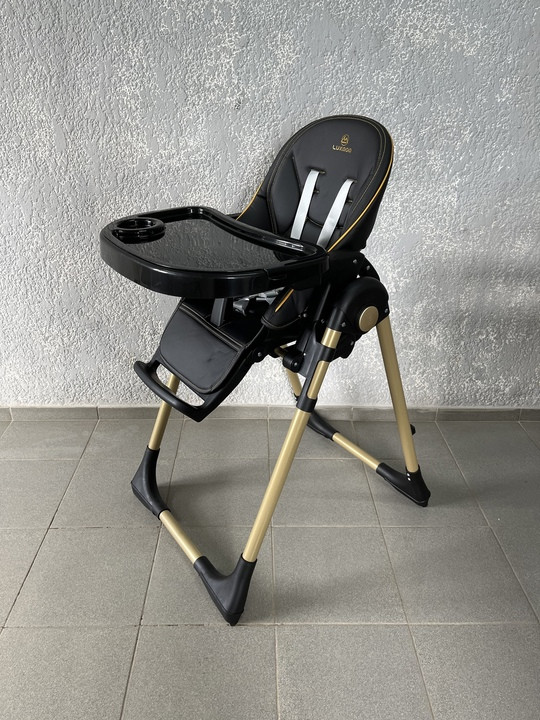 Стульчик для кормления Luxmom H580 Черный